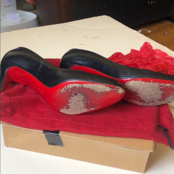 Christian Louboutin - Picture 2 of 5